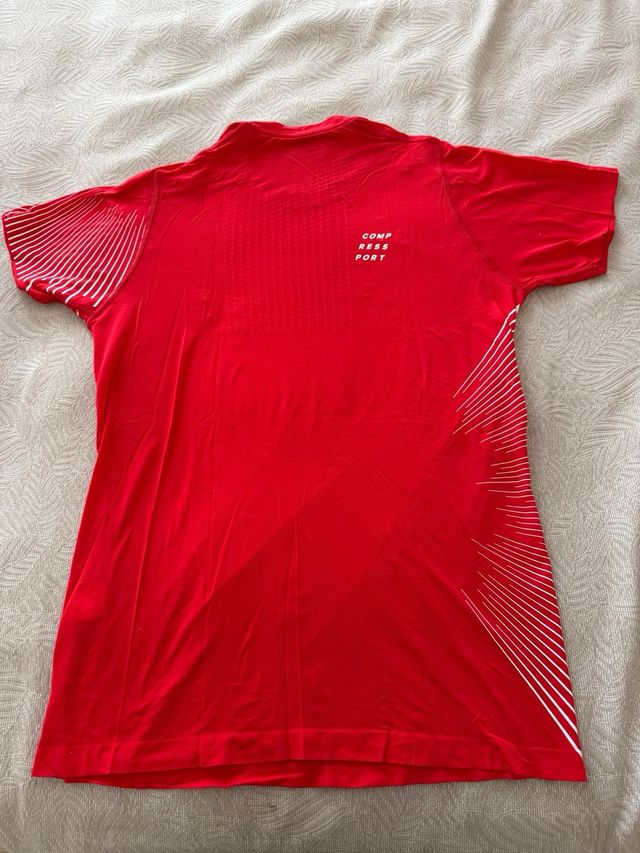 Camiseta Compressport Roja