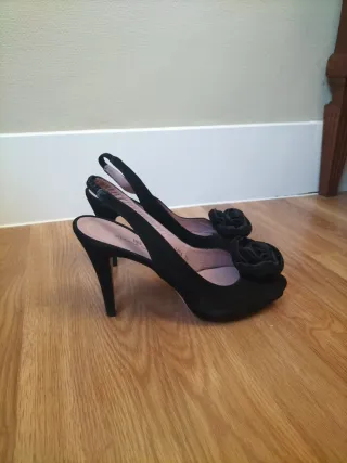 Zapatos de tacón negros talla 39