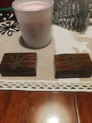 Cajitas pequeñas de madera con metal