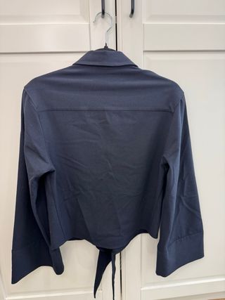 Camisa Zara azul con nudo