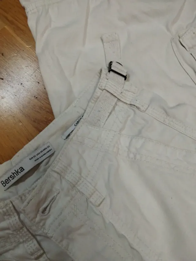 Pantalón cargo Bershka blanco