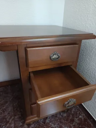 Mesa de estudio provenzal de madera