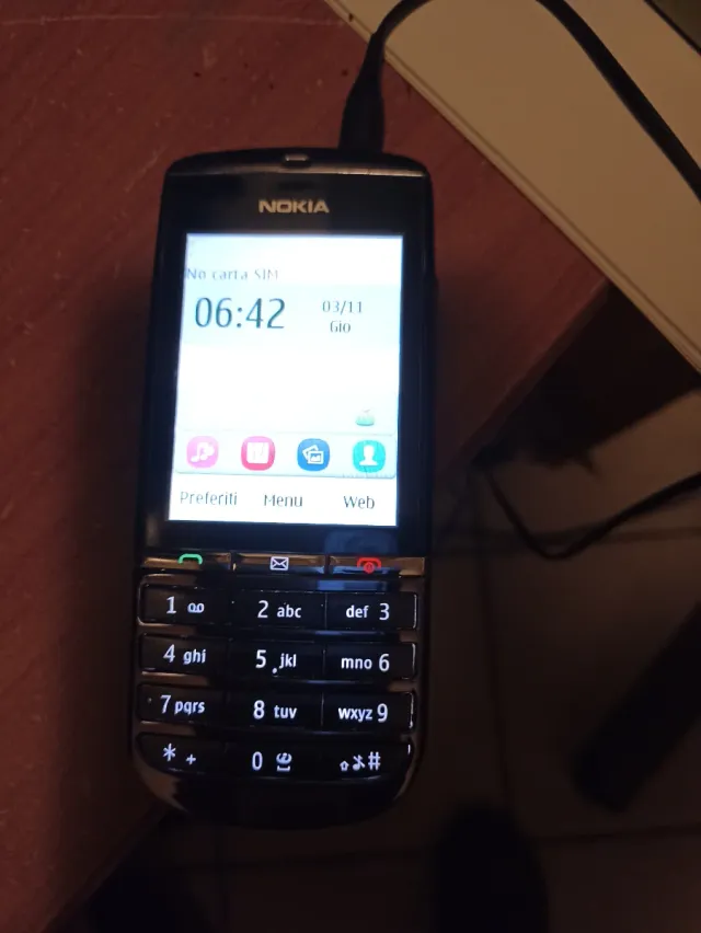 Nokia Asha 300 Cellulare