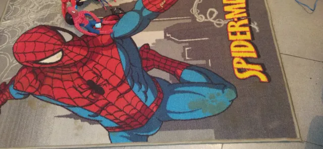 Alfombra Spiderman y muñecos Spiderman