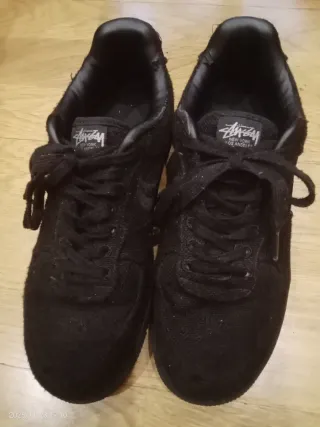 Nike Air Force 1 Stussy Black, en muy buen estado.