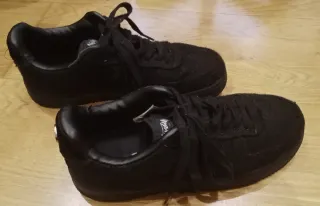 Nike Air Force 1 Stussy Black, en muy buen estado.