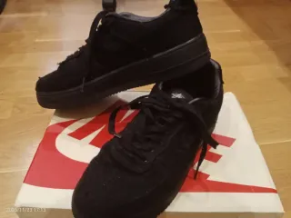 Nike Air Force 1 Stussy Black, en muy buen estado.