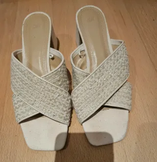 Sandalias H&M tacón bajo beige