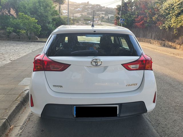 Toyota Auris 2014