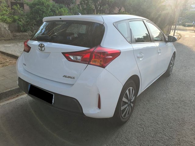 Toyota Auris 2014