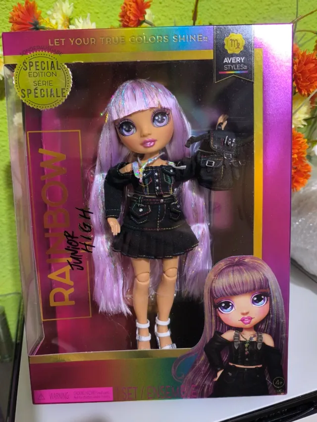 Bambola Rainbow High Avery Styles Junior High