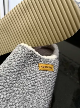 Zapatillas de estar por casa Nordikas Gris Beige.