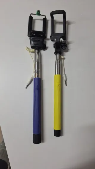 2x Palo Selfie con Cable Jack 3.5mm por 5€ nuevos.