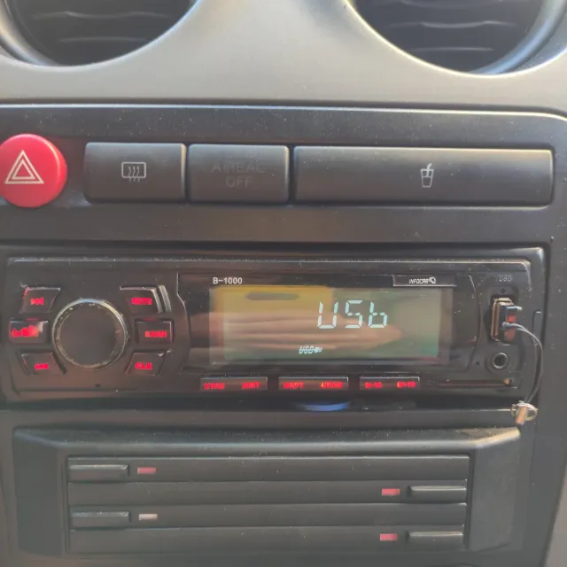 Radio Coche B-1000 USB