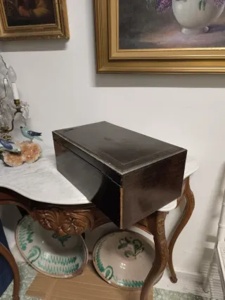 Gran caja inglesa antigua