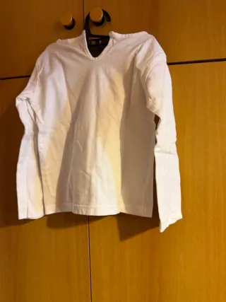 Maglietta bianca con cuore rosso