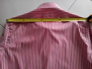 Camicia da uomo a righe rosse e bianche di cotone