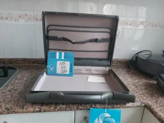 Maletín Samsonite gris