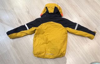 Chaqueta Helly Hansen Talla 7 amarilla y azul.