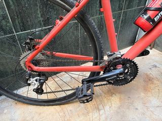 Bicicleta Trekking Roja