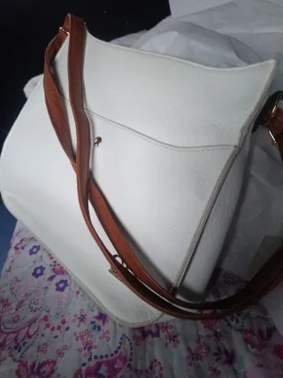 Bolso blanco y marrón piel sintética