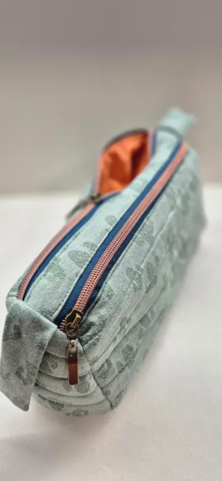 Neceser/estuche verde con estampado de cactus