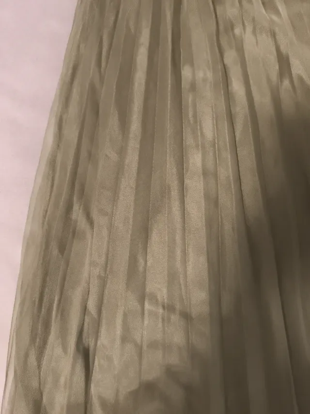 Falda midi plisada verde. Sin estrenar!!