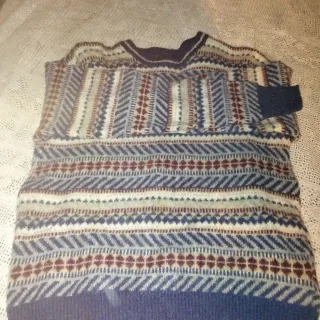 Dos jerséis de lana multicolor