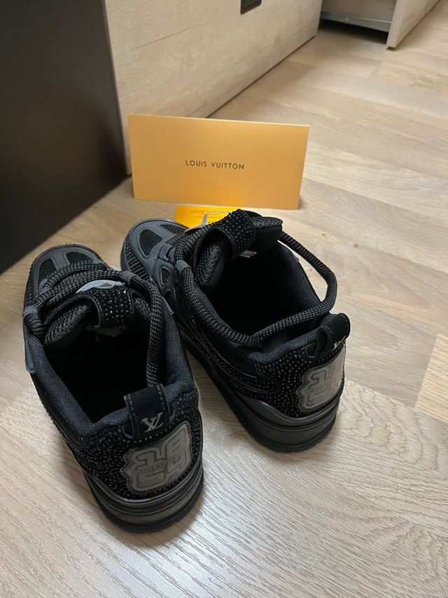 Zapatillas LV Skate Negras Swarovski