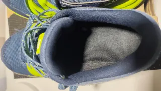 Zapatillas Salomon Talla 35 impermeables