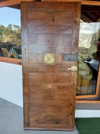 Puerta de entrada exterior madera maciza