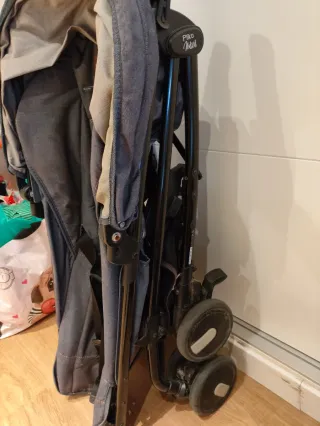 Silla de paseo plegable tipo paraguas