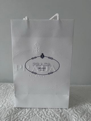 Bolsa de papel Prada