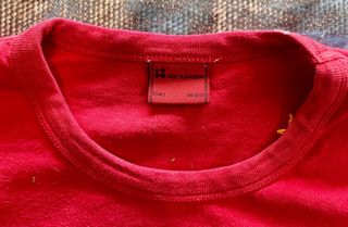 Camiseta roja bordada China Talla L