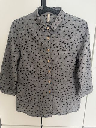 Camisa Gris de la marca Yargici 100 % Algodón