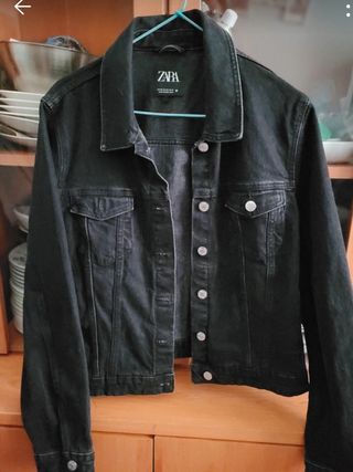Cazadora vaquera ZARA negra