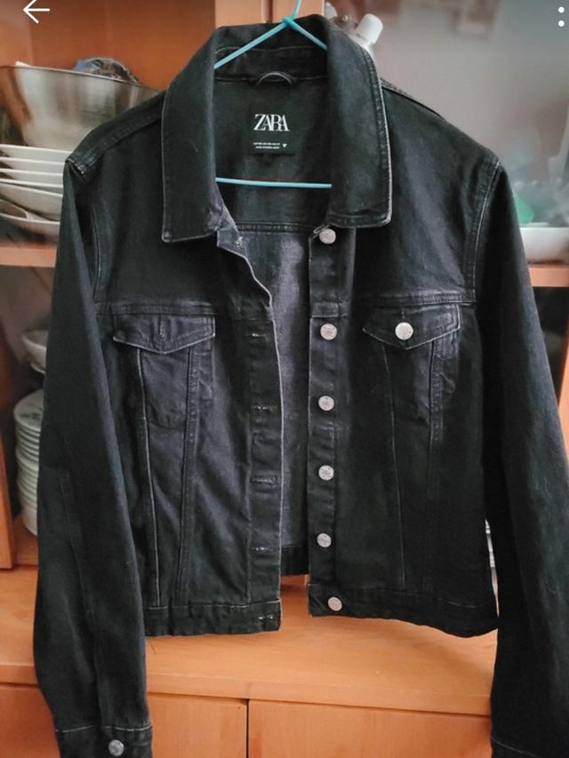 Cazadora vaquera ZARA negra