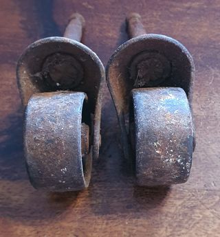2 Ruedas Antiguas Metálicas para Muebles