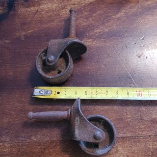 2 Ruedas Antiguas Metálicas para Muebles