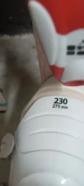 Esquís y bastones infantiles para iniciacion