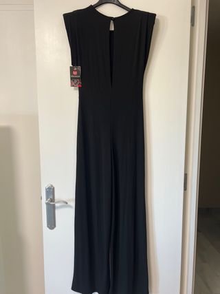Mono negro elegante