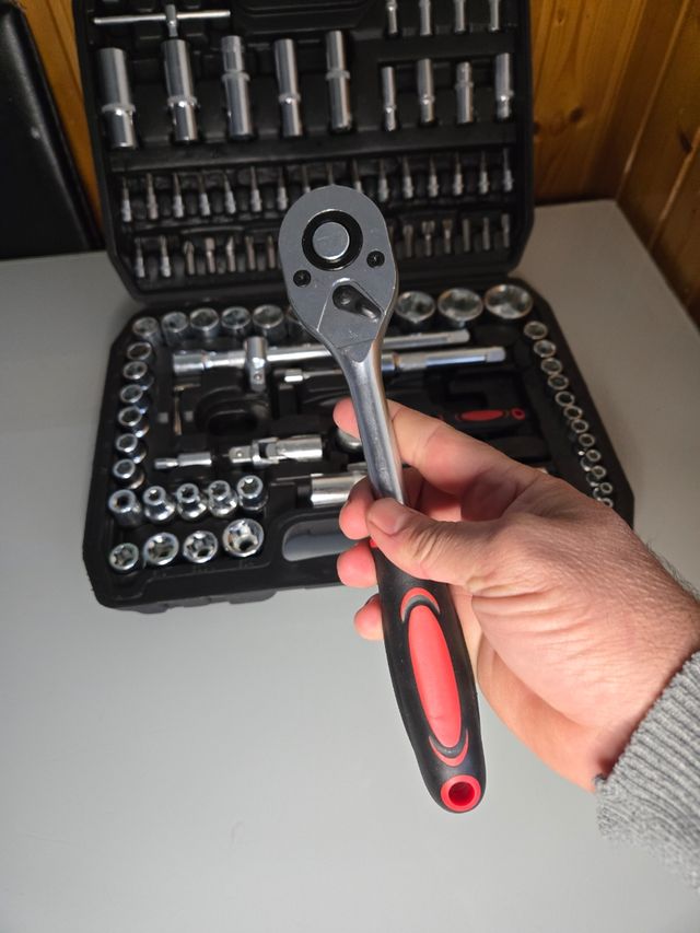 Kit di attrezzi per tazze a cricchetto e cacciavite