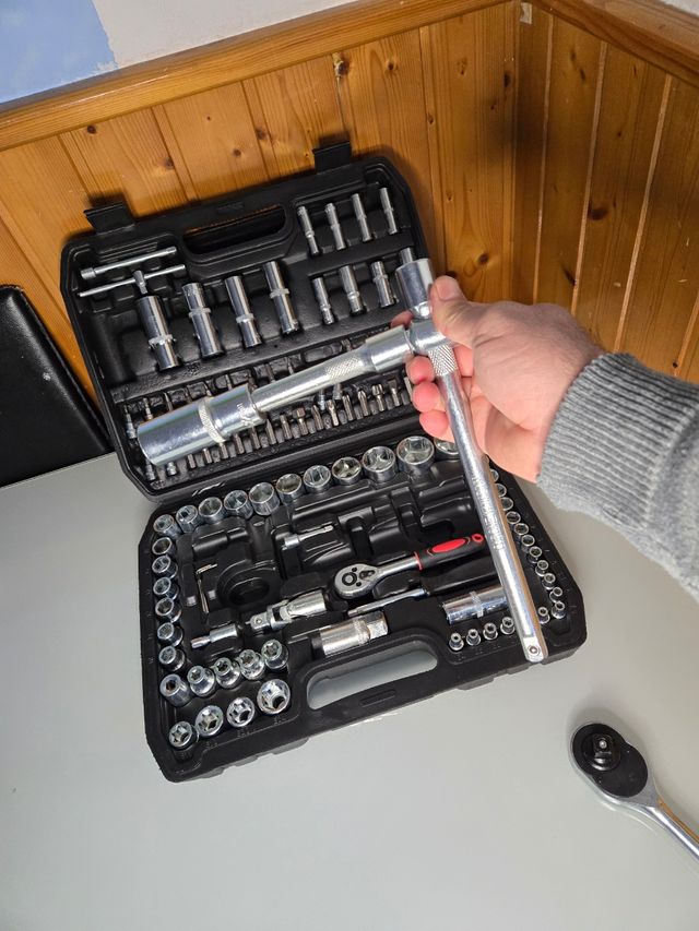 Kit di attrezzi per tazze a cricchetto e cacciavite