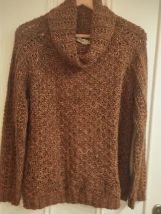 Jersey marrón tejido cuello alto