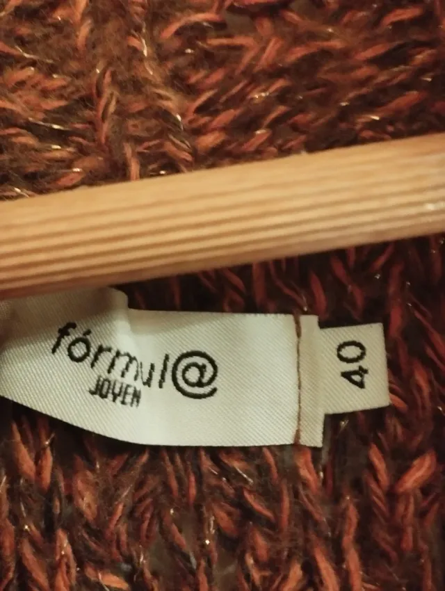 Jersey marrón tejido cuello alto