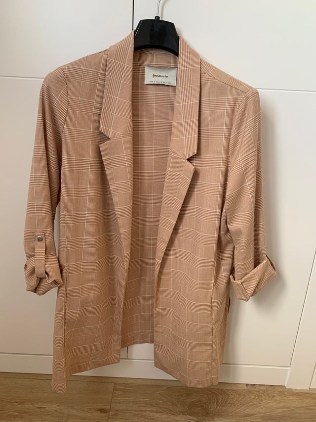 Blazer cuadros Stradivarius M salmón y blanco