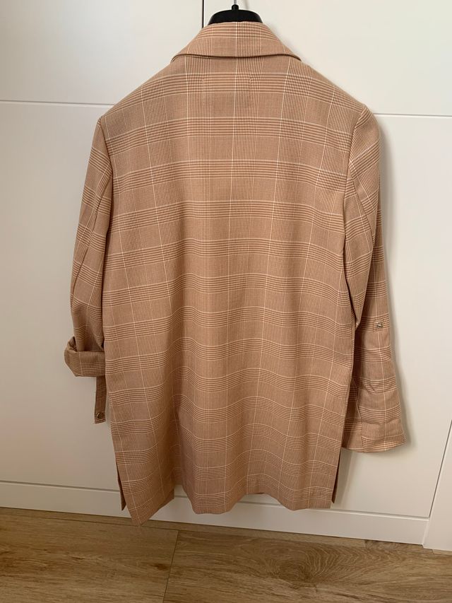 Blazer cuadros Stradivarius M salmón y blanco
