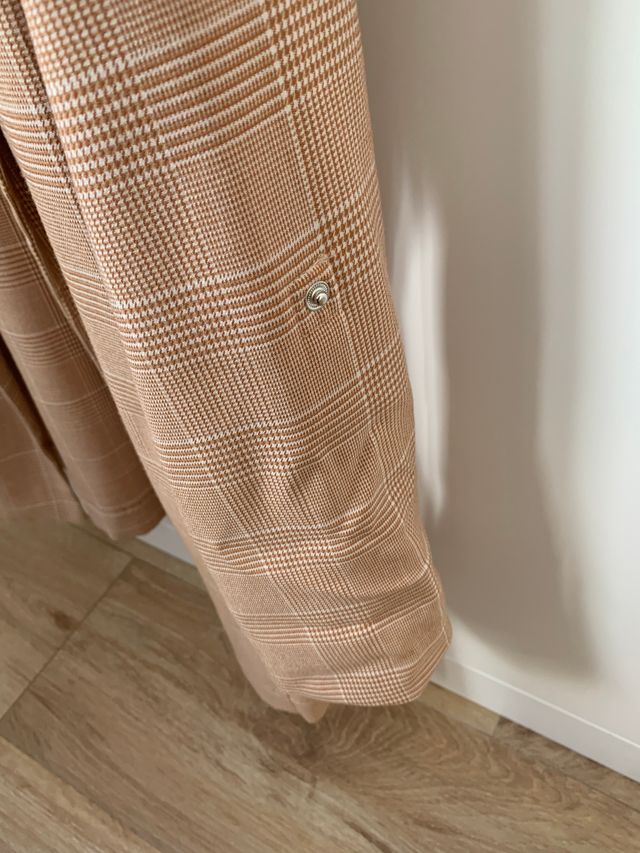 Blazer cuadros Stradivarius M salmón y blanco