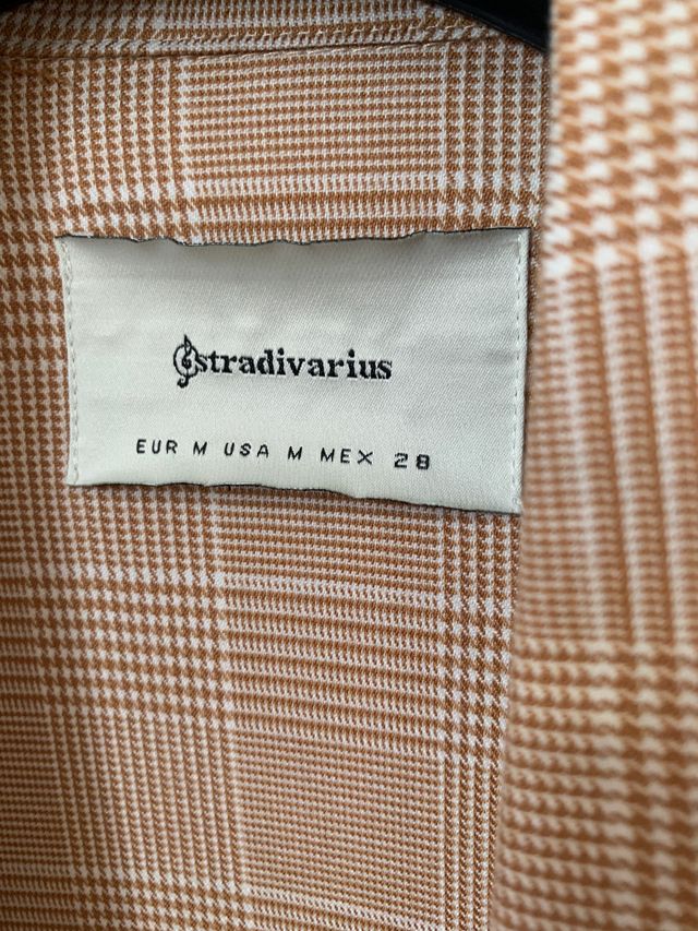 Blazer cuadros Stradivarius M salmón y blanco