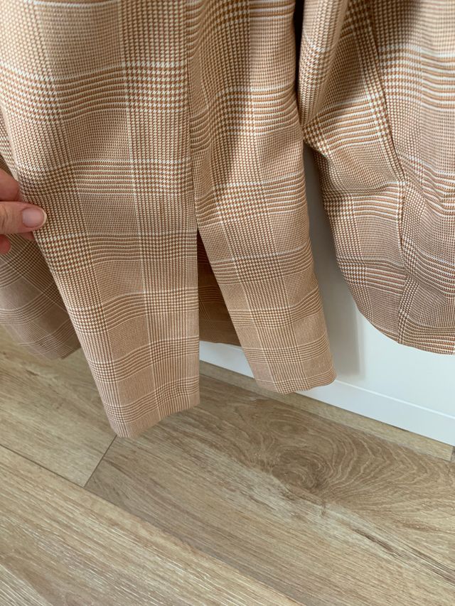 Blazer cuadros Stradivarius M salmón y blanco